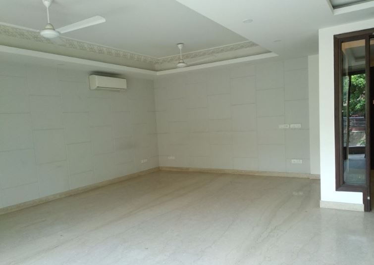 Builder Floor Sale Westend Delhi