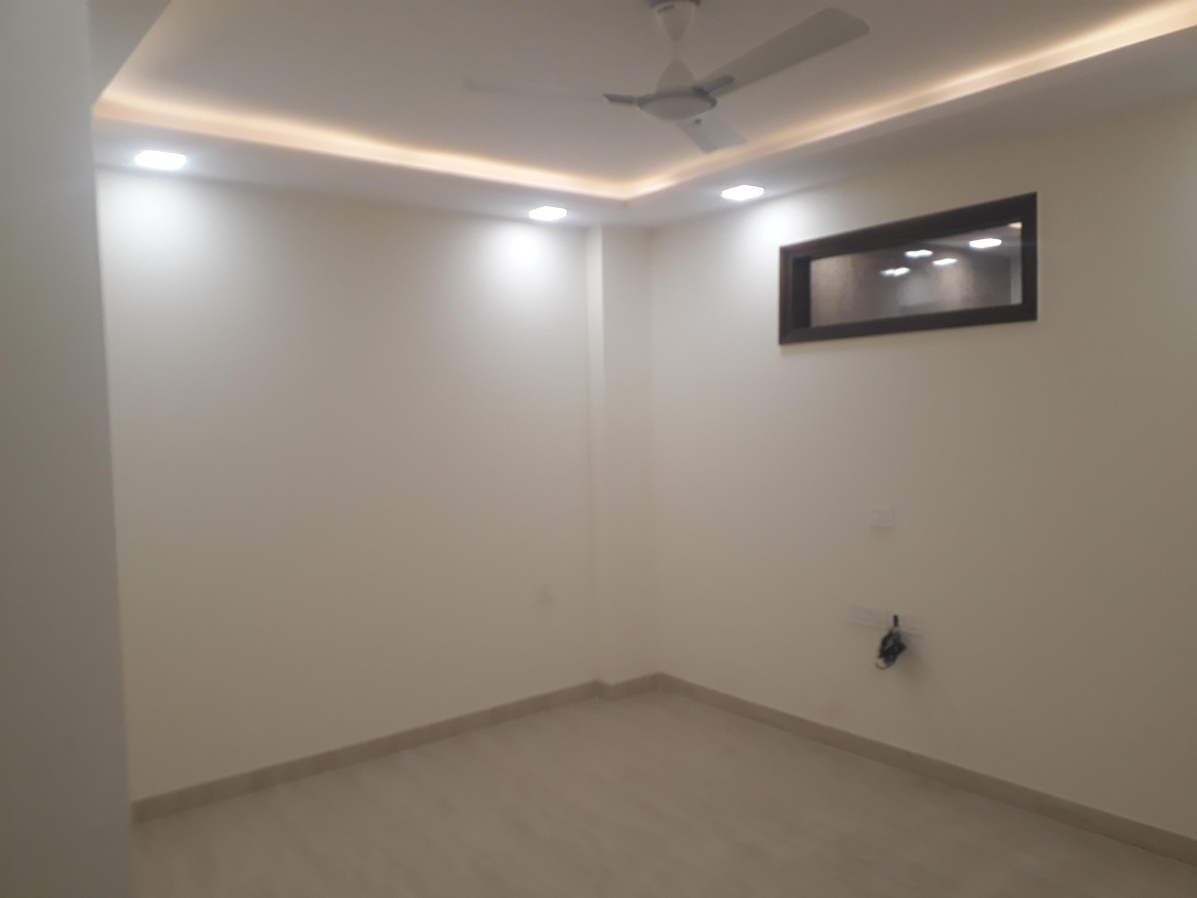 Commercial Space Rent Hudson Lane GTB Nagar Delhi