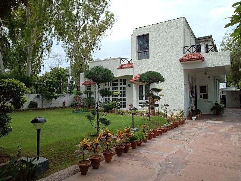 Sainik Farm House Rent Anupam Garden New Delhi