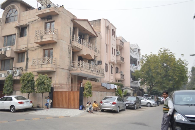 Floor Rent Anand Niketan Delhi South  